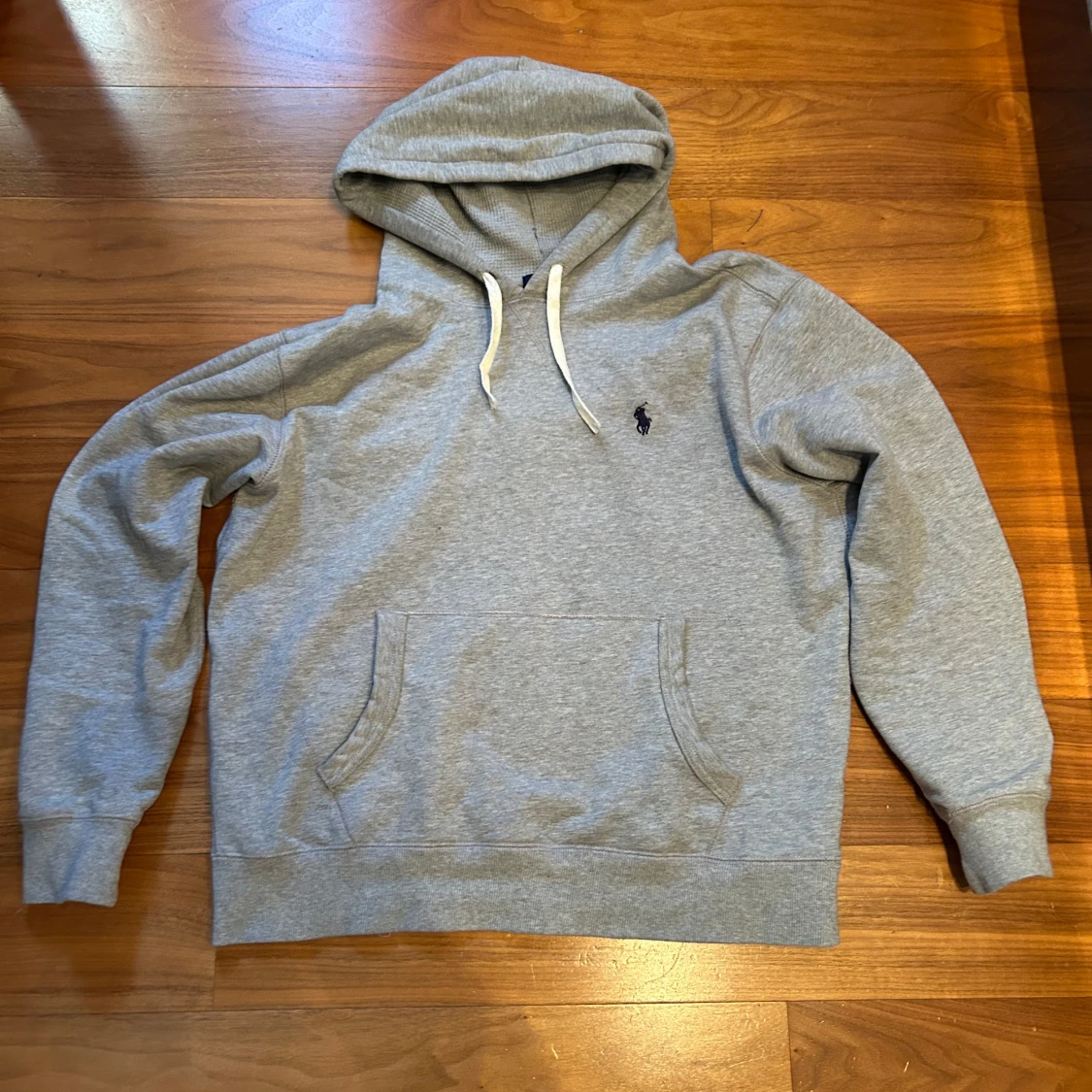 Grå hoodie från Ralph Lauren