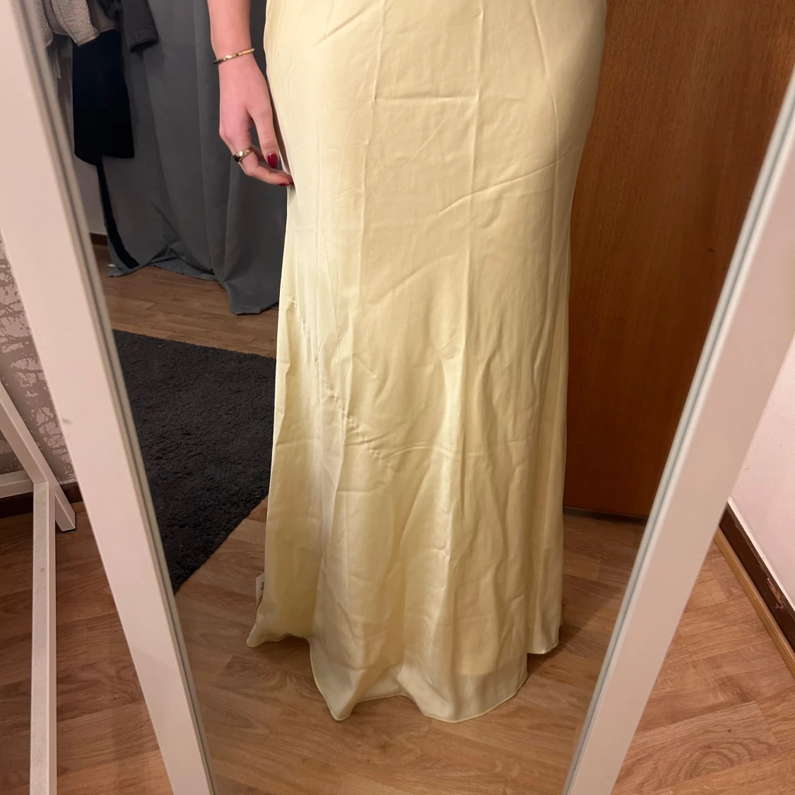 Ljusgul långklänning - 93