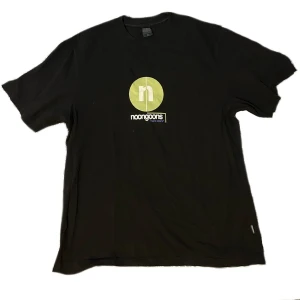 Noon Goons - Hardwear Shirt - Fet T-shirt till alla gooners där ute! Sitter TTS. Nypris 650kr