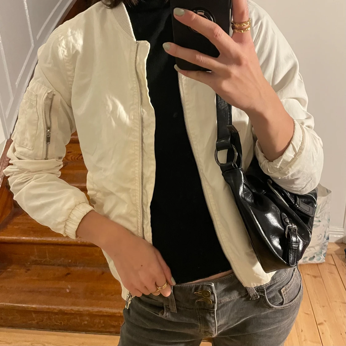 vit bomberjacka från Pull&Bear - 90