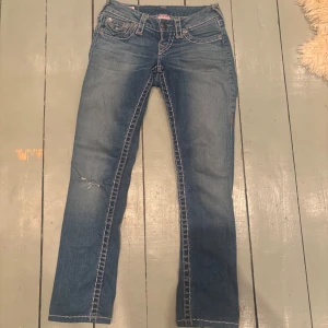True religion jeans  - Super bra skick, storlek 23 (xs cirka) kom privat för mer info! Priset kan diskuteras 😊.