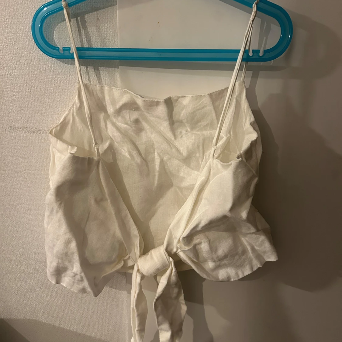 Vit linnetopp med knyt - 90