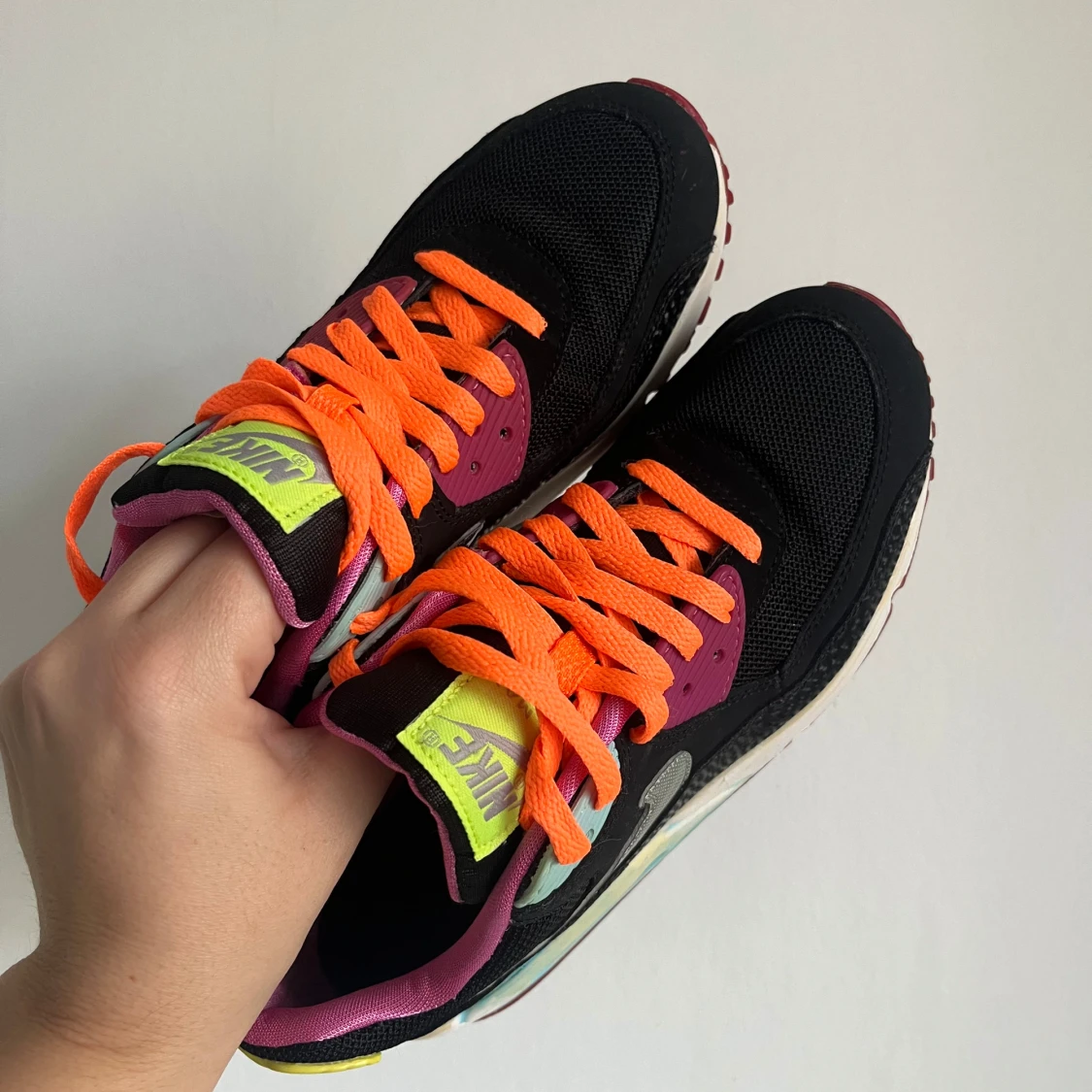 Nike Air Max 90 med färgglada detaljer