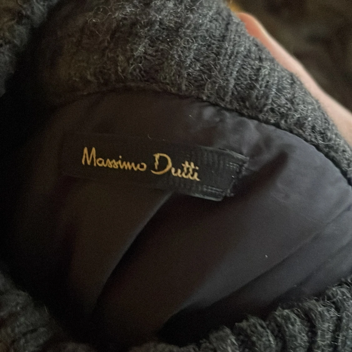 Svart huvtröja från Massimo Dutti - 2