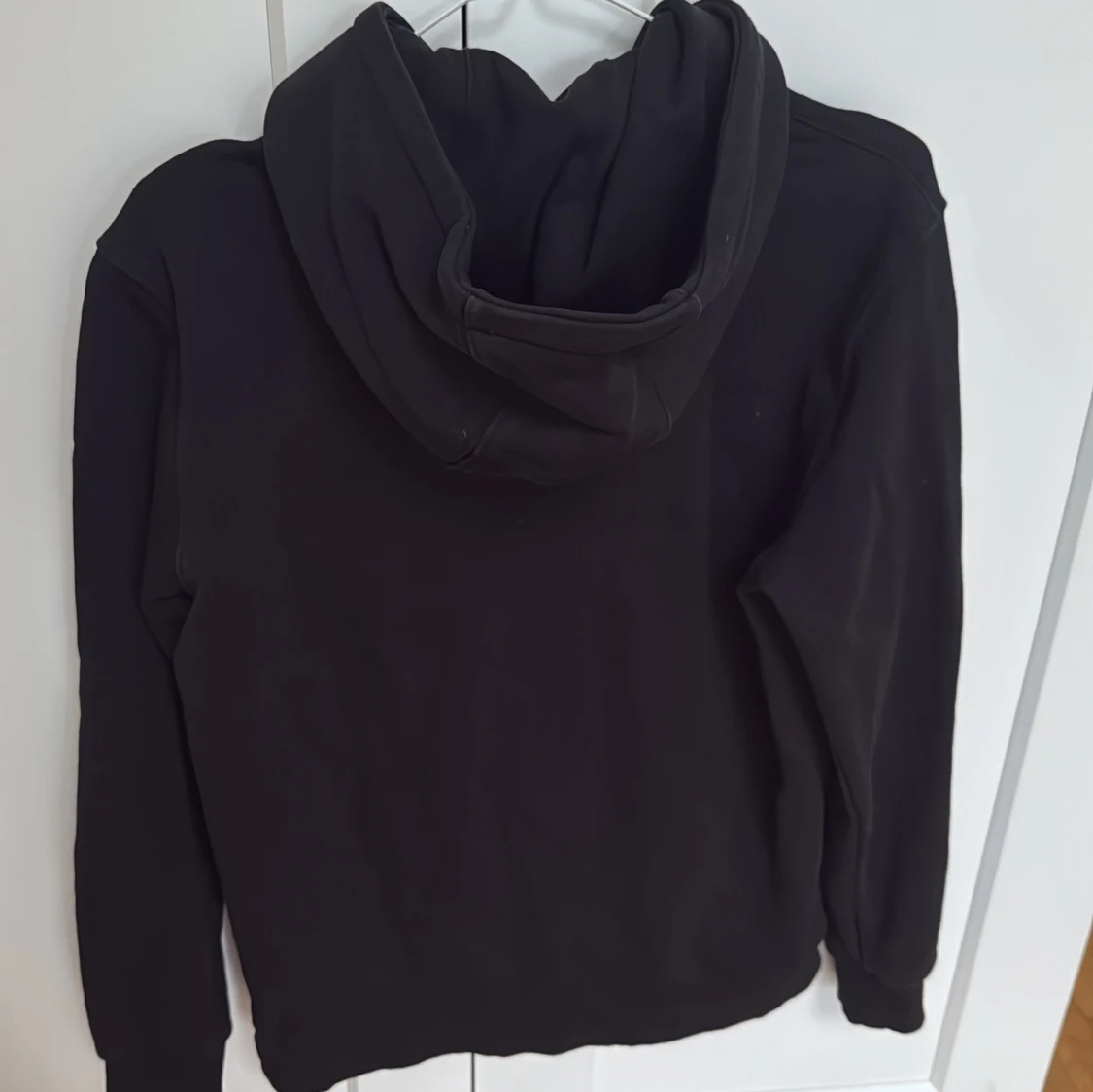 Svart hoodie från Hugo Boss - 2