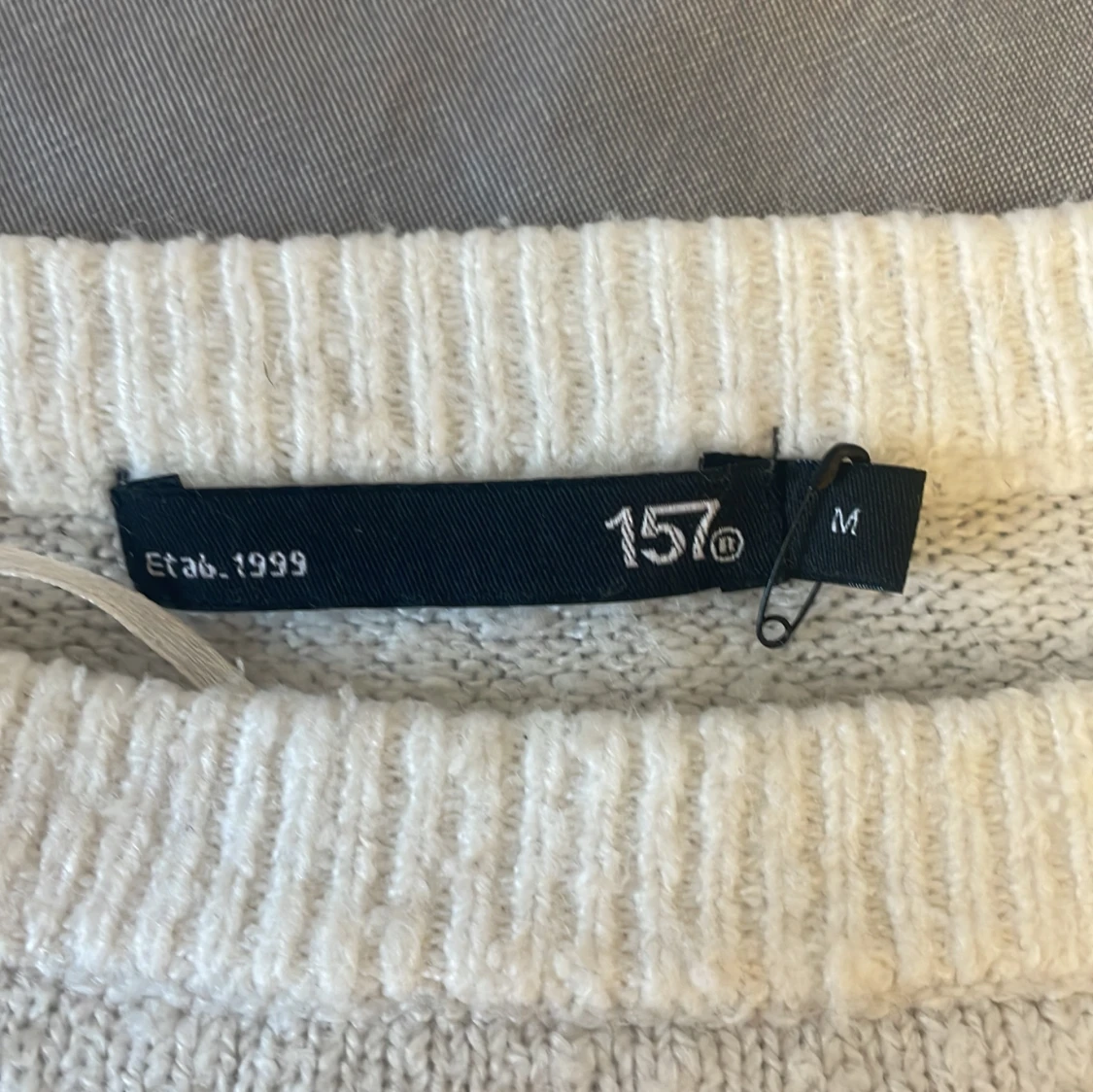 Vit stickad tröja från 157 - 1