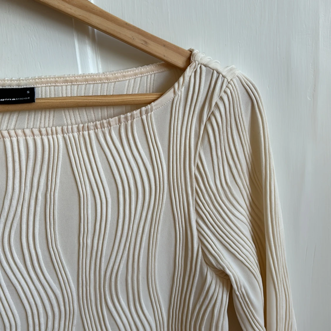 Beige långärmad topp från Gina Tricot - 3