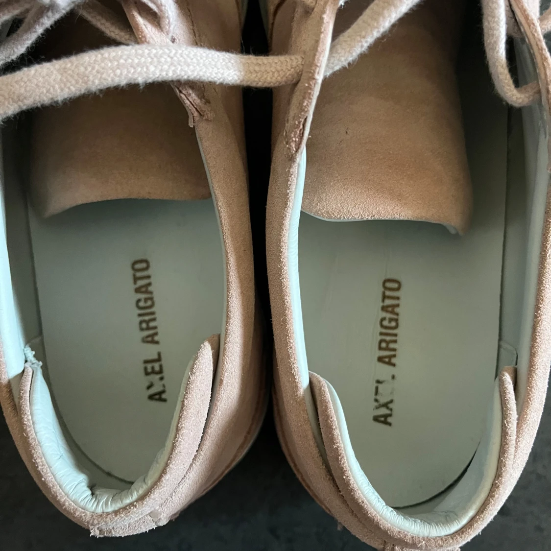 rosa sneakers från Axel Arigato - 3