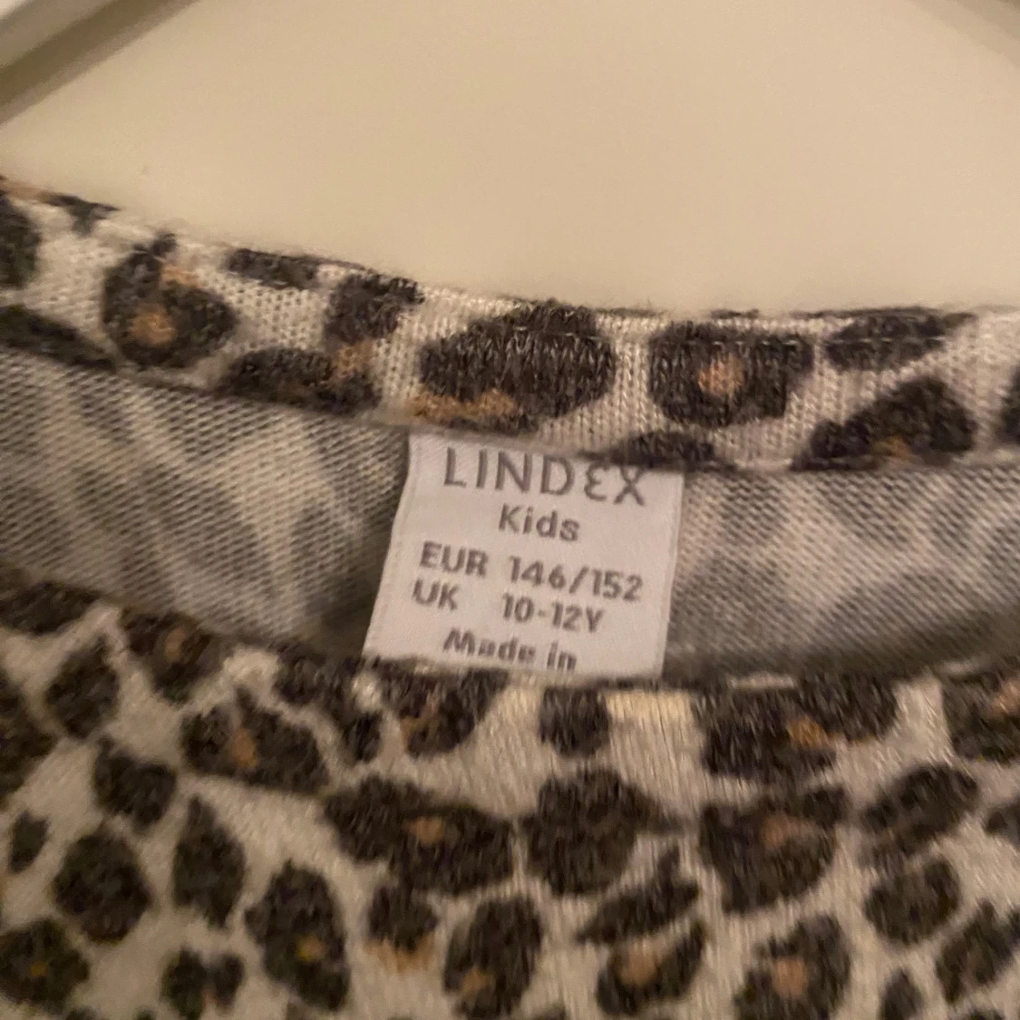 Leopardmönstrad långärmad tröja från Lindex - 1