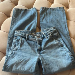 Baggy jeans - Säljer dessa baggy jeans från Kappahl. Storlek 152, xxs. Prisförslag accepteras. ❤️