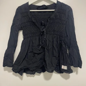 Söt Odd Molly blus i svart  - Söt Odd Molly blus i svart. Fint skick!