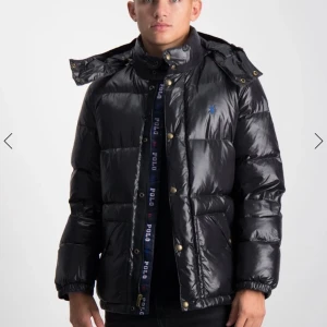 Ralph lauren jacka  - Fint skick! Köpte den från Plick och har själv aldrig använt den då den inte passade. Passar XS/S 