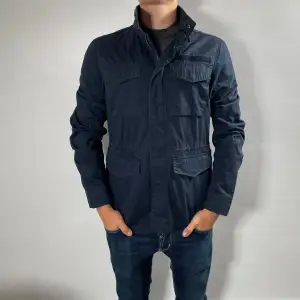 Pier one fieldjacket | Skick: 9/10| vårat pris endast 699Kr | Storlek s | Svarar gärna på era frågor och funderingar! ✌️