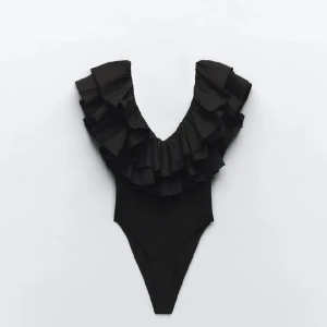 Body - Body från Zara, passade inte mig så säljer vidare. Köptes från Vinted med prislapp, jag har endast tvättat och provat den.