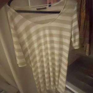 Väldigt fin tröja  - Inte använd 