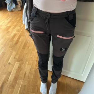 Fritidsbyxor  - Fina och sköna men blivit lite sliten i färgen. 