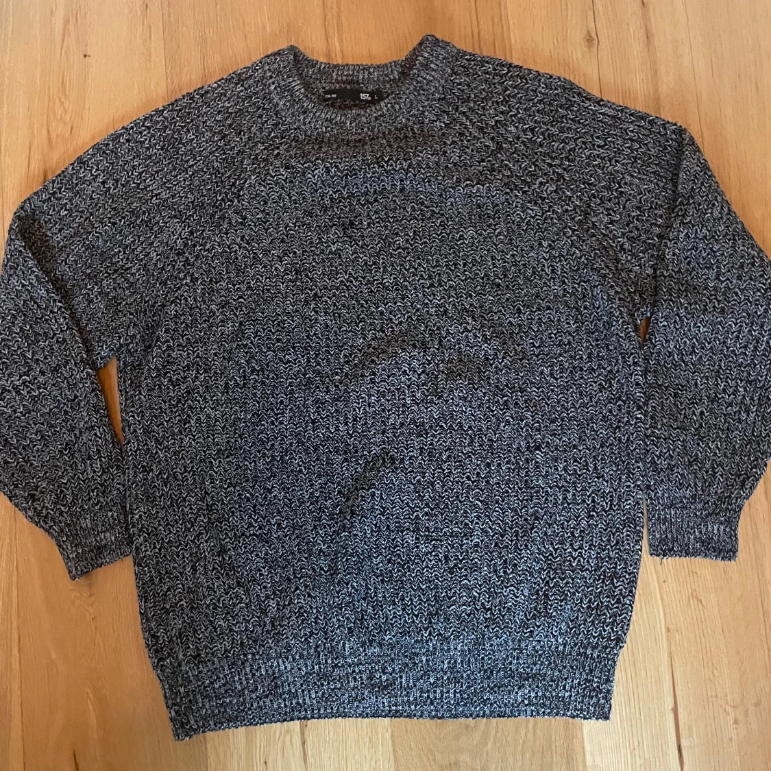 Grå stickad tröja från lager 157