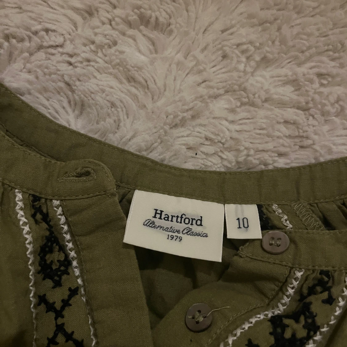 En grön blus som är i bra skick - 91