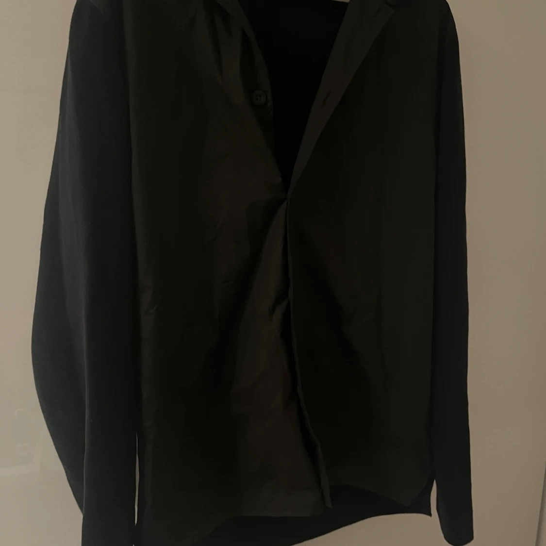 Svart cardigan från Massimo Dutti - 90