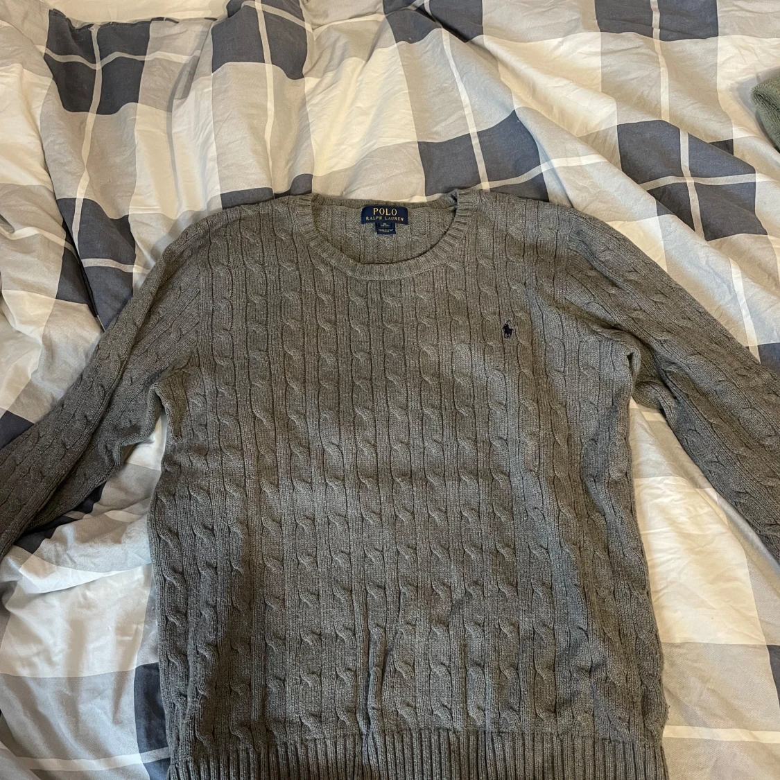 Grå stickad tröja från Polo Ralph Lauren - 90