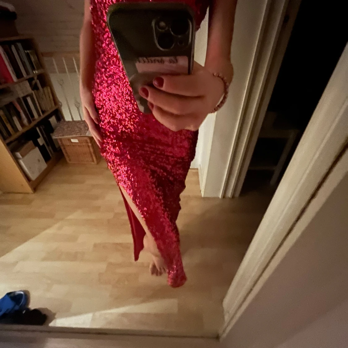 Röd paljettklänning - 91