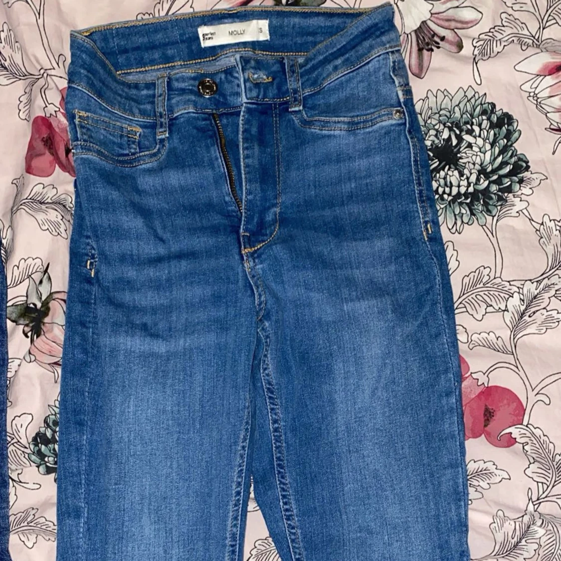 Molly jeans från Gina tricot (S & XS) - 90