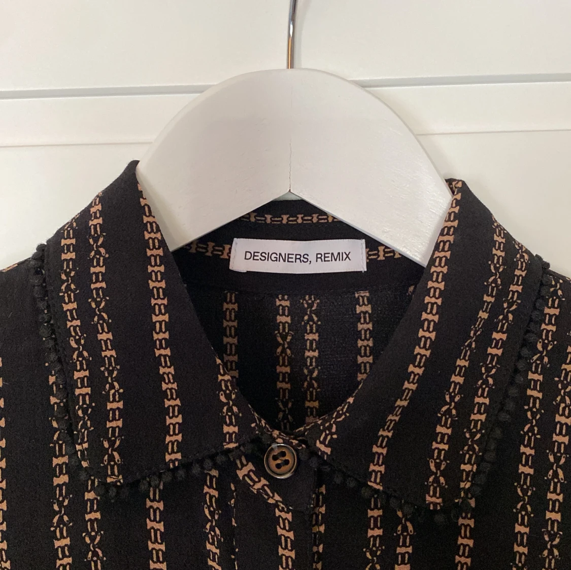 Svart och beige klänning från Designers Remix - 90