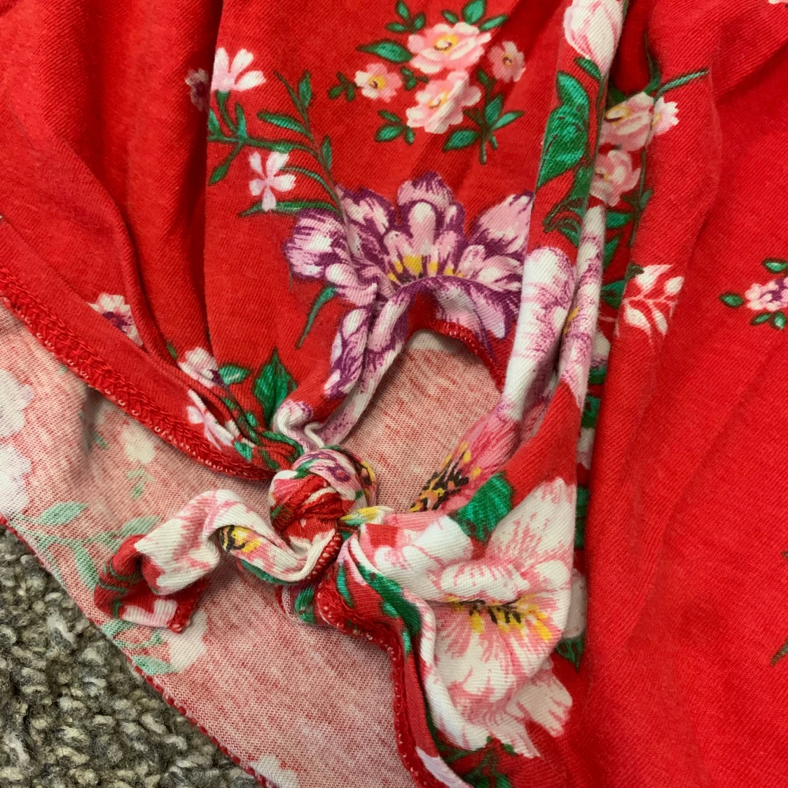 Röd blommig t-shirt från H&M Divided - 90