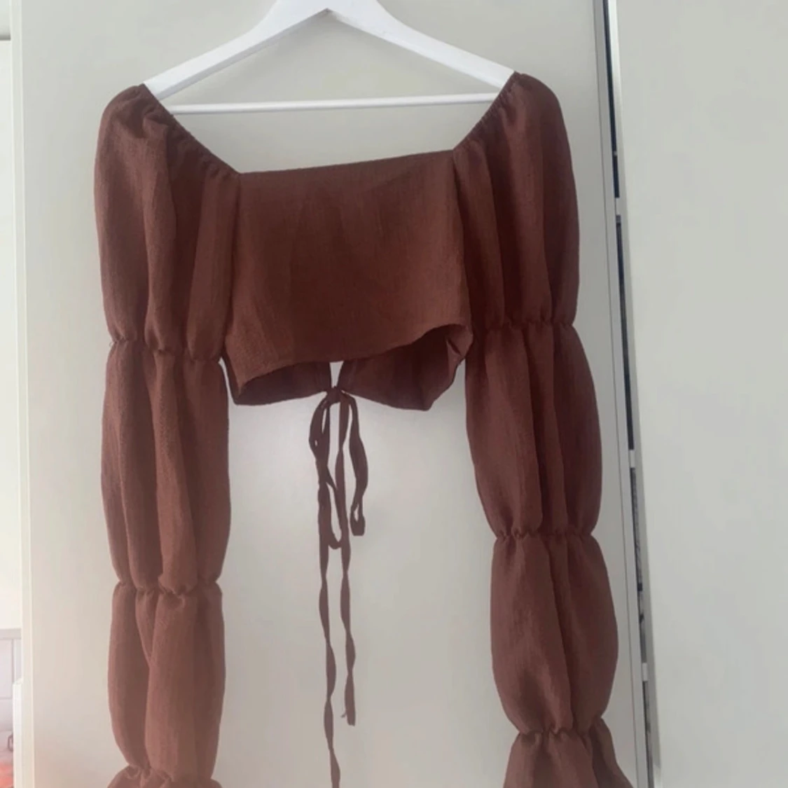 Brun tvådelad set med topp och kjol - 91