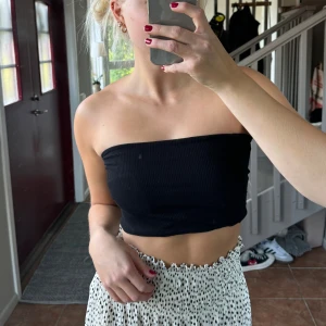 Ribbad topp  - Ribbad bandeau från Gina tricot 