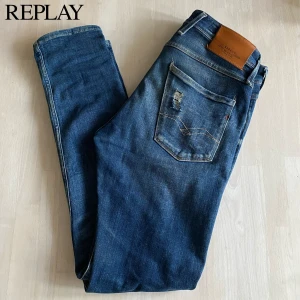 Replay anbass jeans  - Riktigt goa replay anbass 5 year wash med feta slitningar | nypris 1999 vid snabb affär 749