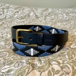 Pampeano bälte - Snyggt bälte från pampeano i äkta läder   Skick: Nyskick  Storlek: 110cm Nypris: 1450kr