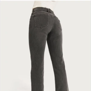 Lågmidjade Abrand Jeans - Säljer dessa jeans eftersom de ej kommit till användning. Nypris 1 099kr (Obs har inga egna bilder pga för stora) Passar mig i längden som är 165❤️
