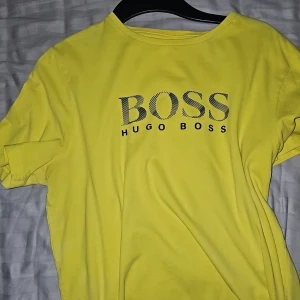 Hugo boss Tröja - Nyskick, använts få gånger. 