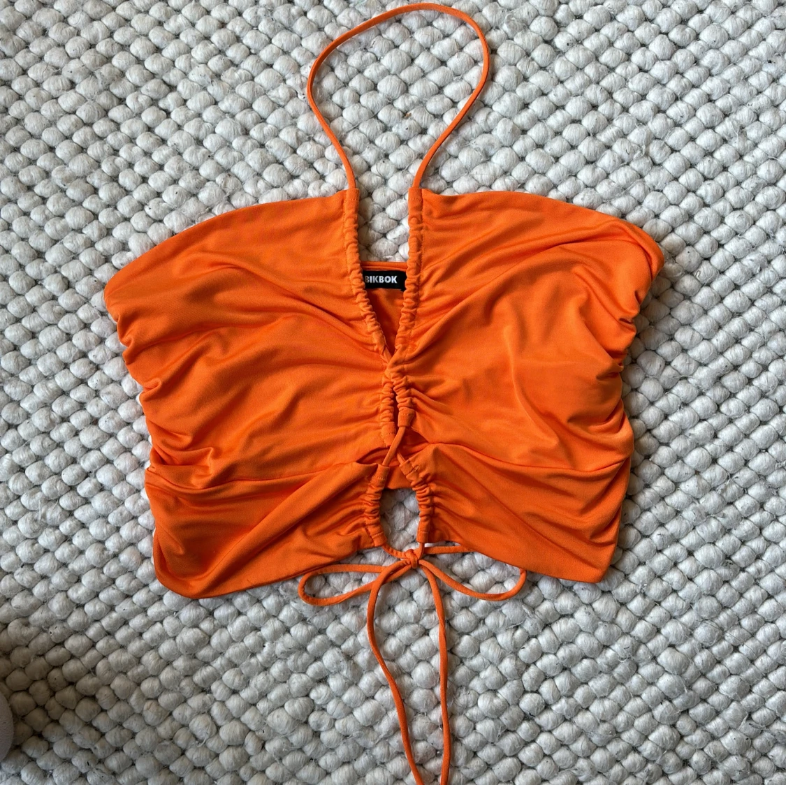 Orange topp från BikBok