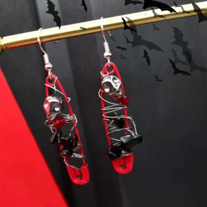 Handgjorda unik örhängen  - Handgjorda fashion örhängen●Följ :@ekjewelryofficial🤲 ● 💎●Örhängeskrokar -rostfritt stål.Material- metal. Nickel fri. Längd -6,5cm