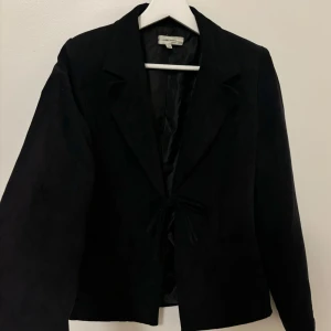 Blazer - Kavaj i mocka aktigt material, bra kvalitet och form