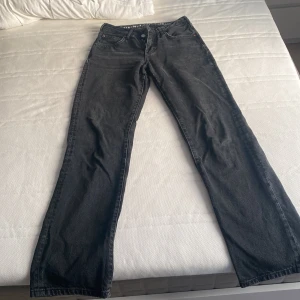 Svarta jeans - Knappt använt💗