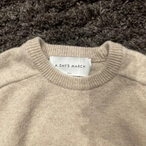A days march  - Säljer denna feta a days march ull tröjan! Mycket bra skick!  Nypris 1300kr