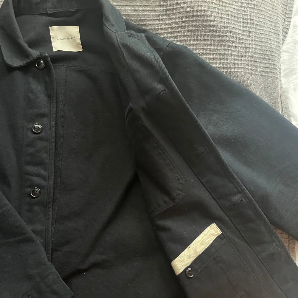 A days march overshirt —> Skick 10/10, som ny alltså oanvänd. Storlek medium. Nypris 2199 / mitt pris 899:- Kontakta via ytterligare frågor😁. Tröjor & Koftor.