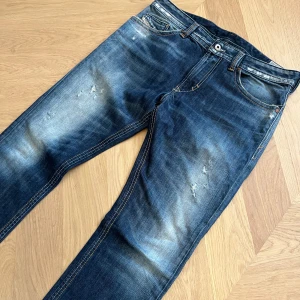 Diesel Jeans - Snyggaste jeansen nånsin | Snygg wash och slitningar | Storlek W31 L32 | Sitter normalt i storlek / Mvh 