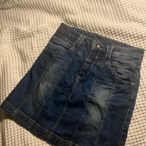 Jeans deval skirt  - Pretty!!💕 No damages Size s-m stretchy material 