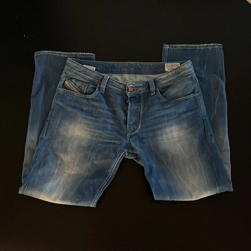 Diesen jeans i fint skick 9/10, storlek W34/L30, hör av er vid funderingar.. Jeans & Byxor.