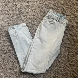 Grunt Jeans - Tjena! Säljer dessa Grunt jeans eftersom de inte kommer till användning längre. De är nästan aldrig använda därför i väldigt bra skick, tveka inte på att höra av dig!