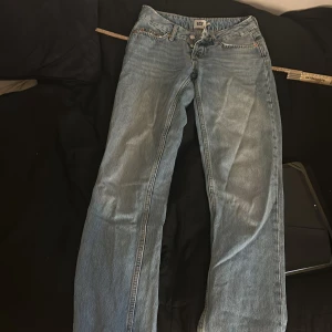 Lågmidjade jeans  - Fina lågmidjade jeans från lager 