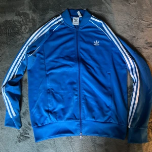 Adidas sst  - Adidas sst tröja strolek xl 