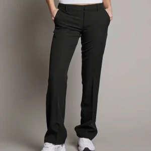 Kostymbyxor  - Den korta modellen, sitter som en 40!