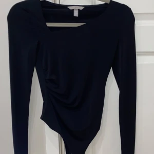 Body tröja  - Jättefin svart body helt oanvänd 💓