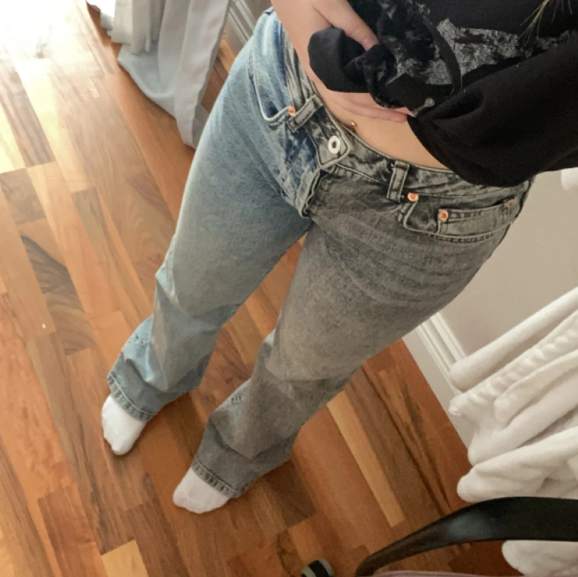 Tvåfärgade straight jeans  - 90