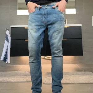 Tiger of Sweden jeans - Säljer ett par tiger of Sweden direkt form butik nypris 1500 skriv om ni vill köpa pris kan diskuteras!